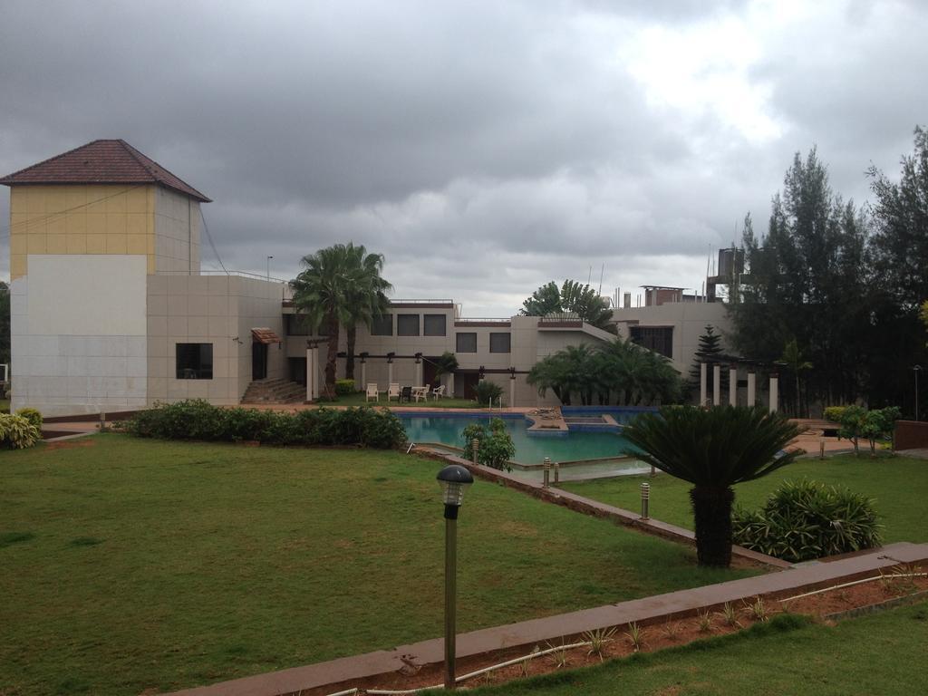 Cotton County Club And Resort Hubli Camera foto