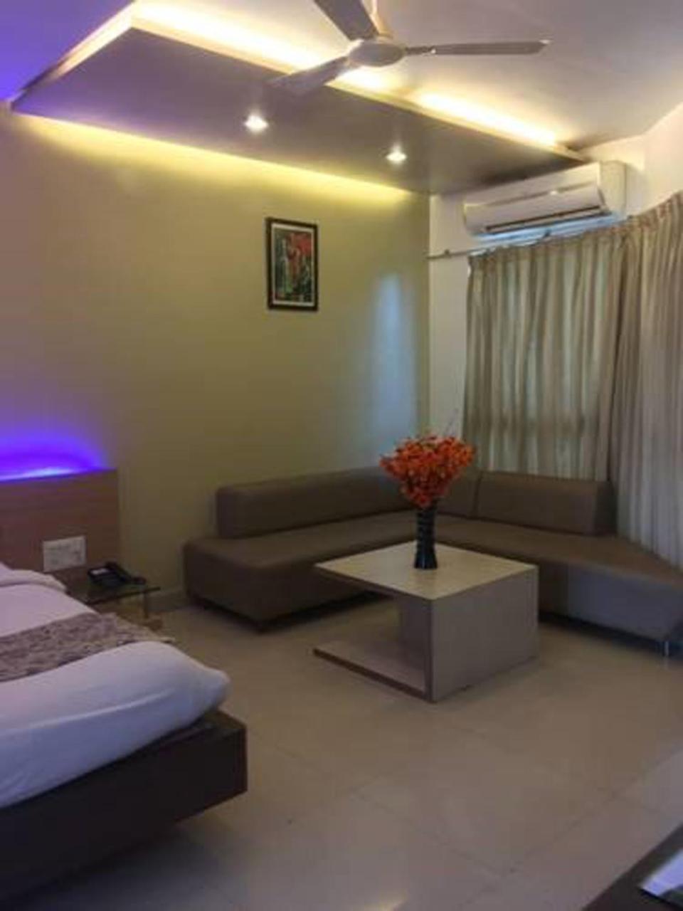 Cotton County Club And Resort Hubli Esterno foto