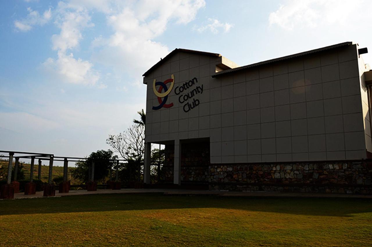 Cotton County Club And Resort Hubli Esterno foto
