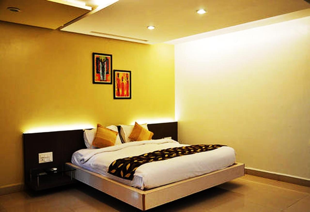 Cotton County Club And Resort Hubli Esterno foto