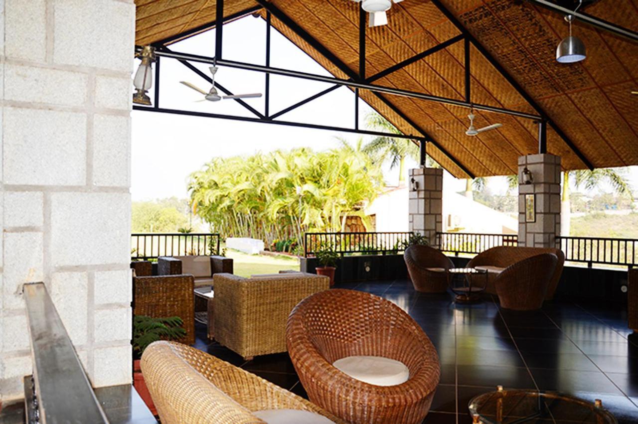 Cotton County Club And Resort Hubli Esterno foto