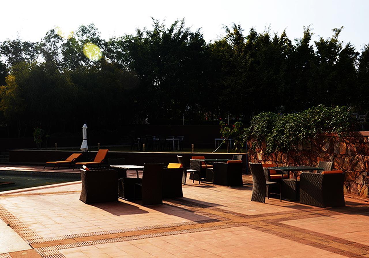Cotton County Club And Resort Hubli Esterno foto