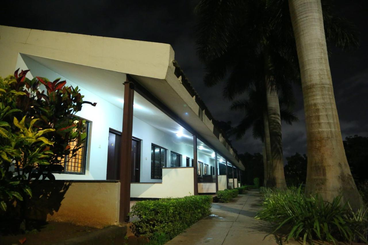 Cotton County Club And Resort Hubli Esterno foto