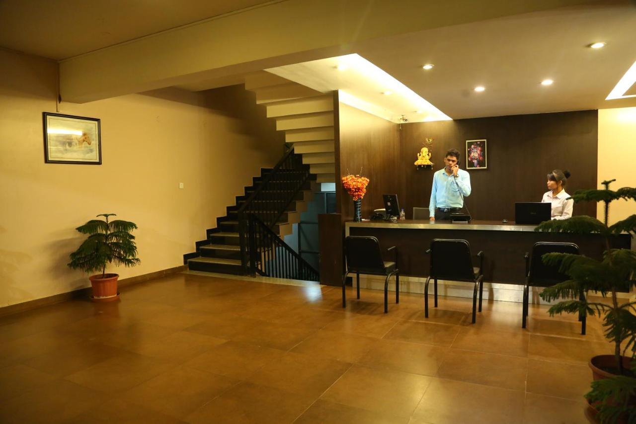 Cotton County Club And Resort Hubli Esterno foto