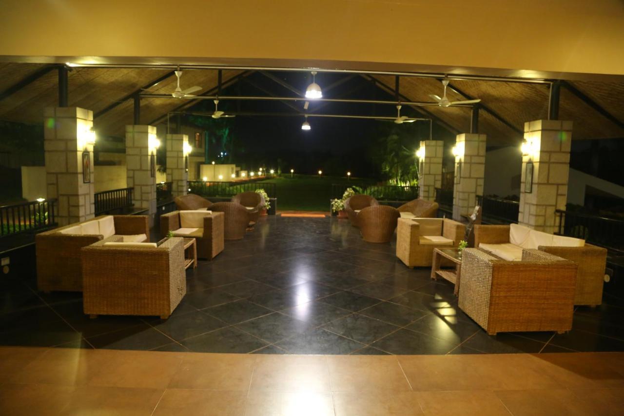 Cotton County Club And Resort Hubli Esterno foto