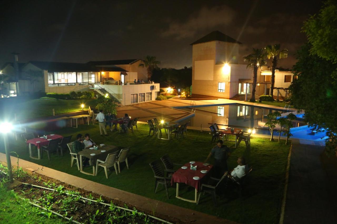 Cotton County Club And Resort Hubli Esterno foto